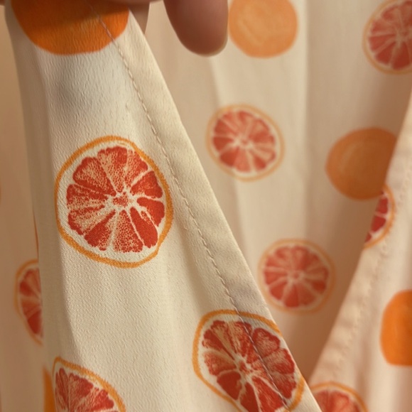 Glamorous Curve grapefruit print wrap dress, size 20. - Picture 11 of 11